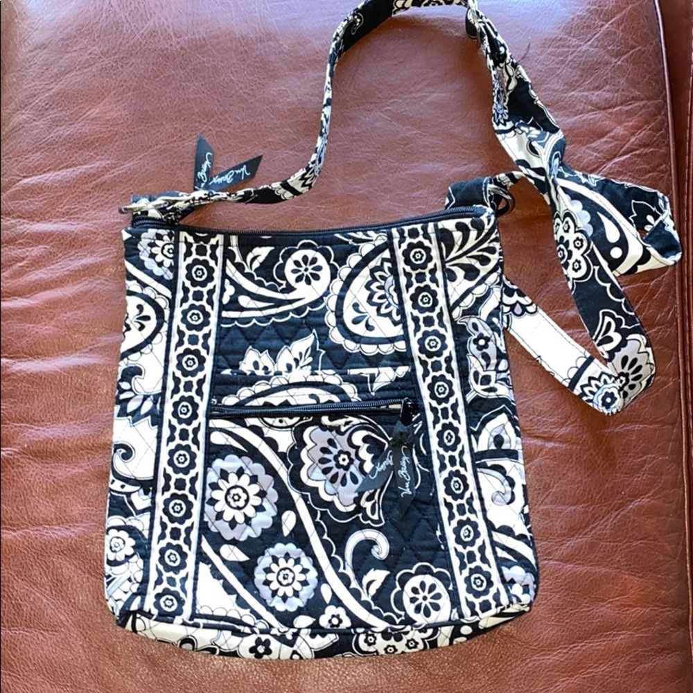 NWOT Vera Bradley Hipster in Midnight  Paisley